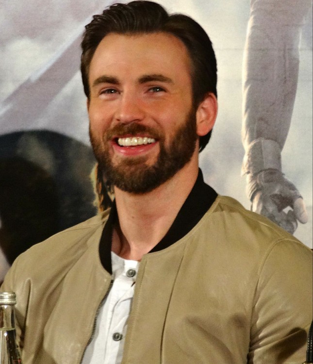 Chris_Evans_-_Captain_America_2_press_conference_(cropped)