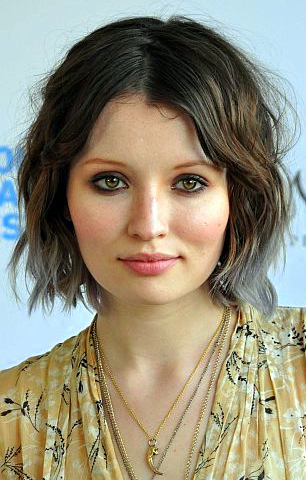 Emily_Browning_(Cropped)