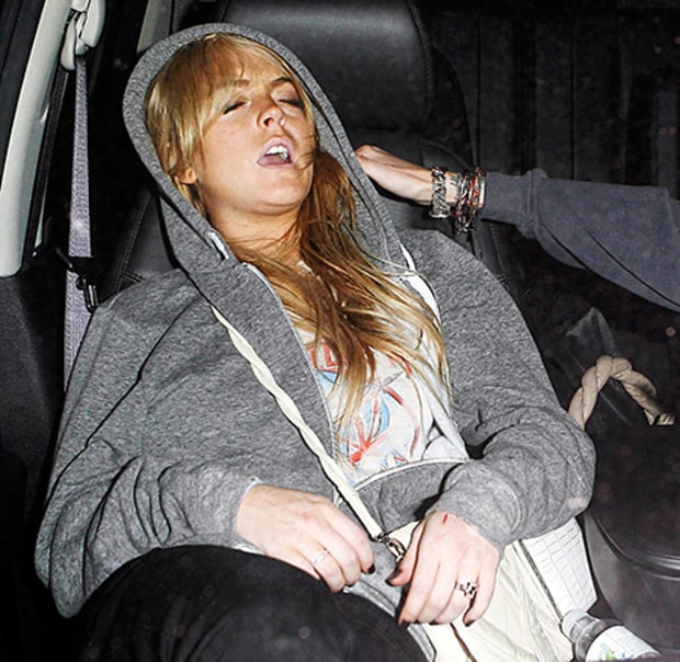 lindsay-lohan-passed-out-lg